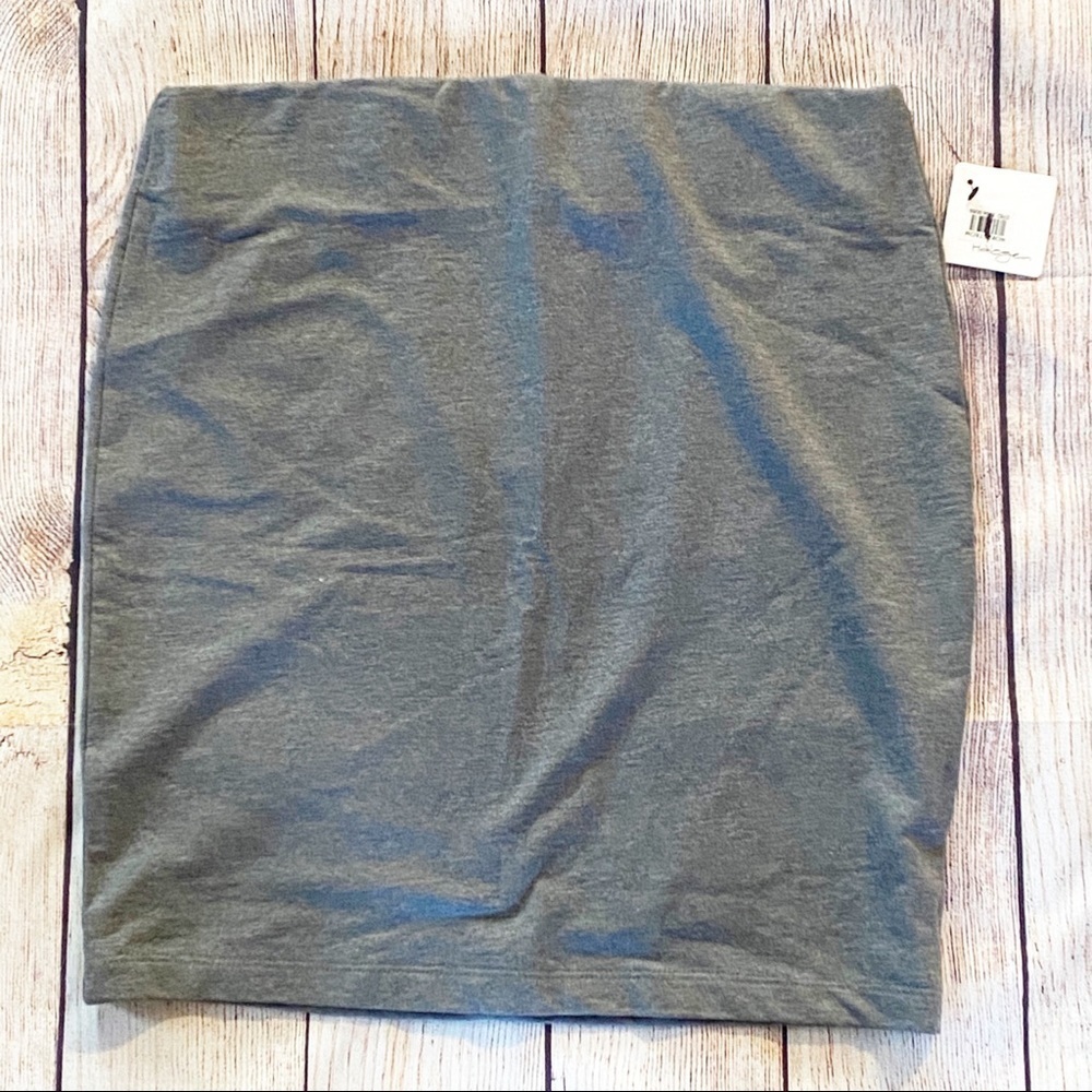 NWT Halogen Women’s Grey Business Casual Pencil‎ Skirt S Minimalist Academia